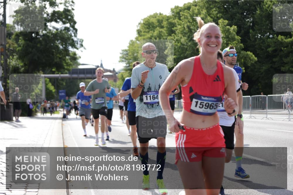 29.06.2025 - hella hamburg halbmarathon Jannik Wohlers http://msf.ph/oto/8198772 29.06.2025 09:47:28 Lombardsbrücke 1164, 1562, 2196, 2296, 4602, 5092, 8901, 9178, 9944, 10384, 10968, 11745, 12462, 12865, 13514, 13798, 13854, 14387, 14601, 14934, 14952, 15261, 15965, 16964, 17306, 18159, 18216, 18573, 18687, 18689, 18841 meine-sportfotos.de