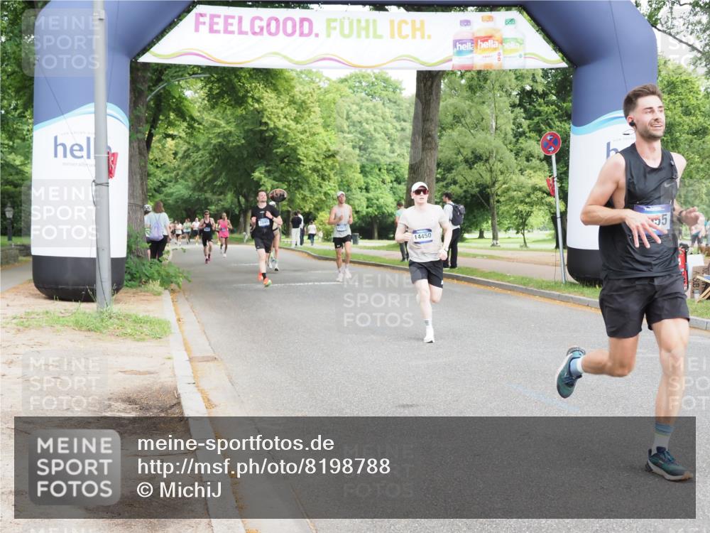 29.06.2025 - hella hamburg halbmarathon MichiJ http://msf.ph/oto/8198788 29.06.2025 10:21:15 Zwischen KM18-KM19 3955, 4129, 5187, 5746 meine-sportfotos.de