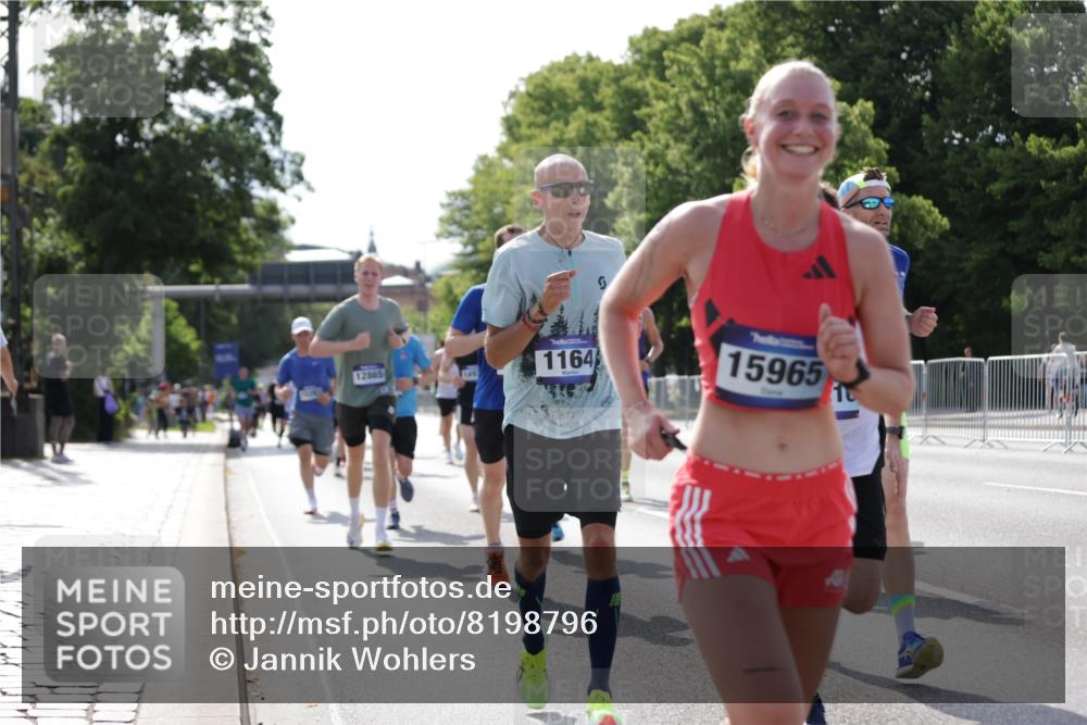 29.06.2025 - hella hamburg halbmarathon Jannik Wohlers http://msf.ph/oto/8198796 29.06.2025 09:47:28 Lombardsbrücke 1164, 1562, 2196, 2296, 4602, 5092, 8901, 9178, 9944, 10384, 10968, 11745, 12462, 12865, 13514, 13798, 13854, 14387, 14601, 14934, 14952, 15261, 15965, 16964, 17306, 18159, 18216, 18573, 18687, 18689, 18841 meine-sportfotos.de
