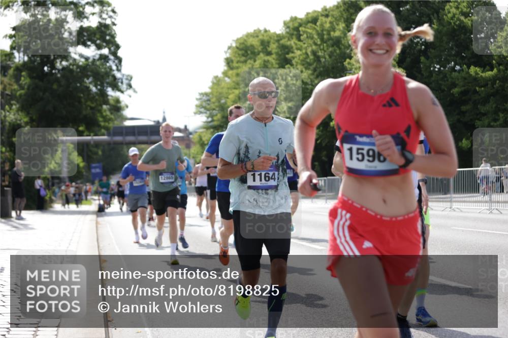 29.06.2025 - hella hamburg halbmarathon Jannik Wohlers http://msf.ph/oto/8198825 29.06.2025 09:47:29 Lombardsbrücke 1164, 1562, 2196, 2296, 4602, 5092, 8901, 9178, 9944, 10384, 10968, 11745, 12462, 12865, 13514, 13798, 13854, 14387, 14601, 14934, 14952, 15261, 15965, 16964, 17306, 18159, 18216, 18573, 18687, 18689, 18841 meine-sportfotos.de