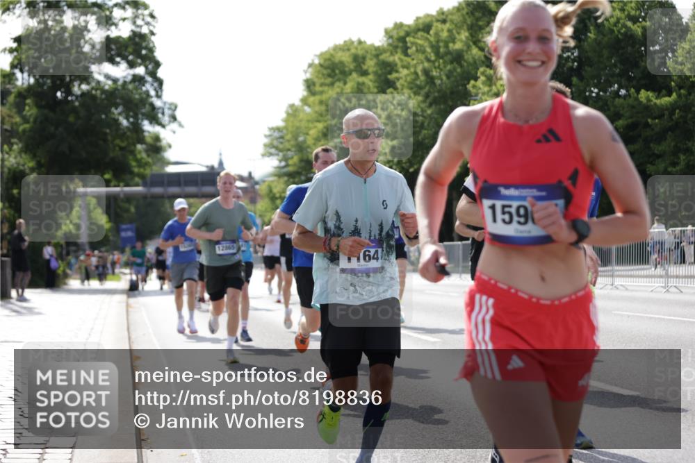 29.06.2025 - hella hamburg halbmarathon Jannik Wohlers http://msf.ph/oto/8198836 29.06.2025 09:47:29 Lombardsbrücke 1164, 1562, 2196, 2296, 4602, 5092, 8901, 9178, 9944, 10384, 10968, 11745, 12462, 12865, 13514, 13798, 13854, 14387, 14601, 14934, 14952, 15261, 15965, 16964, 17306, 18159, 18216, 18573, 18687, 18689, 18841 meine-sportfotos.de