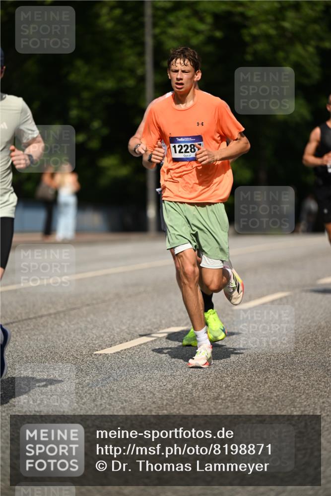 29.06.2025 - hella hamburg halbmarathon Dr. Thomas Lammeyer http://msf.ph/oto/8198871 29.06.2025 09:48:01 Kennedybrücke 1065, 2021, 2879, 3201, 3845, 4678, 5367, 6619, 7349, 8473, 8731, 10156, 10848 meine-sportfotos.de