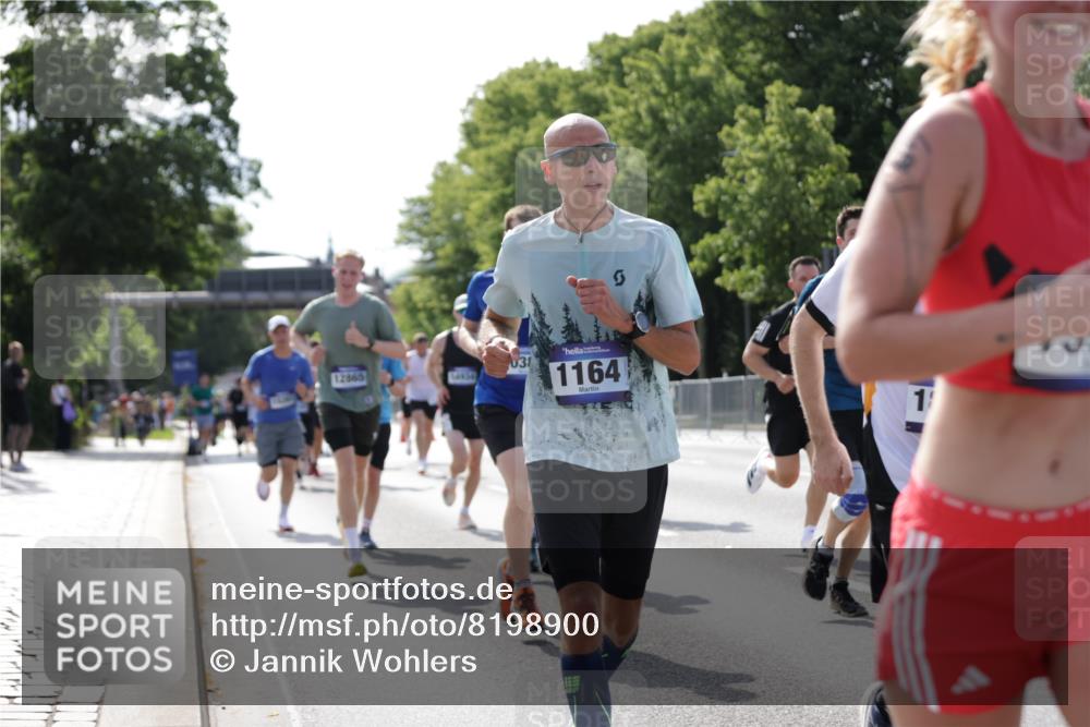 29.06.2025 - hella hamburg halbmarathon Jannik Wohlers http://msf.ph/oto/8198900 29.06.2025 09:47:29 Lombardsbrücke 1164, 1562, 2196, 2296, 4602, 5092, 8901, 9178, 9944, 10384, 10968, 11745, 12462, 12865, 13514, 13798, 13854, 14387, 14601, 14934, 14952, 15261, 15965, 16964, 17306, 18159, 18216, 18573, 18687, 18689, 18841 meine-sportfotos.de