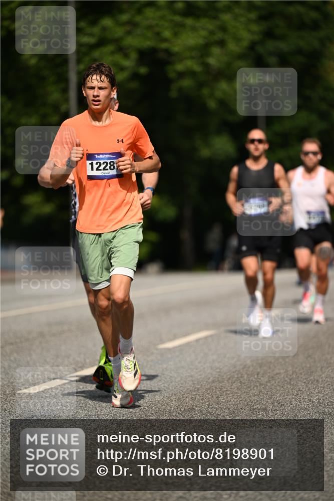 29.06.2025 - hella hamburg halbmarathon Dr. Thomas Lammeyer http://msf.ph/oto/8198901 29.06.2025 09:48:01 Kennedybrücke 1065, 2021, 2879, 3201, 3845, 4678, 5367, 6619, 7349, 8473, 8731, 10156, 10848 meine-sportfotos.de