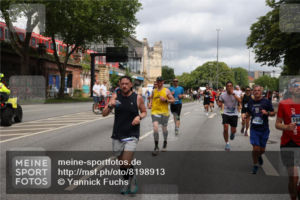 29.06.2025 - hella hamburg halbmarathon Yannick Fuchs http://msf.ph/oto/8198913 29.06.2025 10:44:37 20KM 1119, 1399, 1466, 1507, 1630, 1750, 1817, 2207, 3654, 4127, 4346, 5115, 6027, 6662, 6712, 6795, 7052, 7176, 7397, 7583, 7930, 7932, 8313, 8572, 8657, 8704, 9057, 10371, 10750, 11356, 11455, 11607, 12235, 12527, 12624, 13008, 13609, 13687, 13701, 13812, 13875, 14034, 14257, 14626, 15362, 15395, 15803, 15950, 16242, 16716, 16806, 17179, 17221, 17247, 17384, 18066, 18370, 18394, 18657, 18658, 18811 meine-sportfotos.de