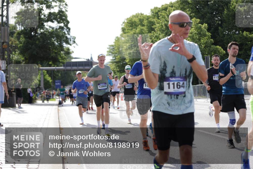 29.06.2025 - hella hamburg halbmarathon Jannik Wohlers http://msf.ph/oto/8198919 29.06.2025 09:47:29 Lombardsbrücke 1164, 1562, 2196, 2296, 4602, 5092, 8901, 9178, 9944, 10384, 10968, 11745, 12462, 12865, 13514, 13798, 13854, 14387, 14601, 14934, 14952, 15261, 15965, 16964, 17306, 18159, 18216, 18573, 18687, 18689, 18841 meine-sportfotos.de
