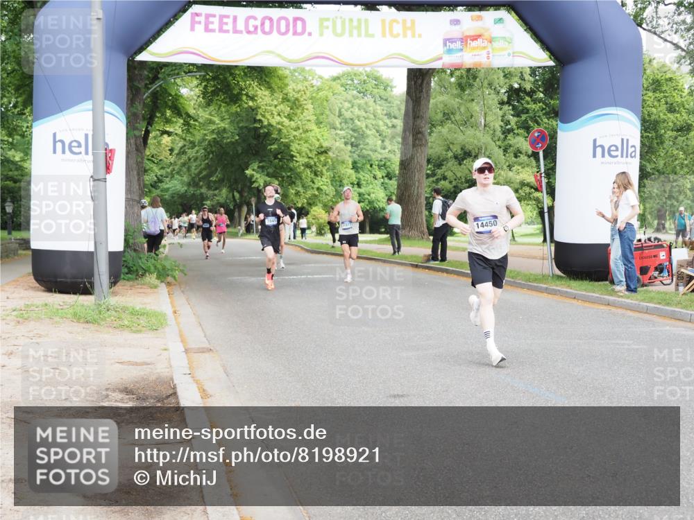 29.06.2025 - hella hamburg halbmarathon MichiJ http://msf.ph/oto/8198921 29.06.2025 10:21:15 Zwischen KM18-KM19 3955, 4129, 5187, 5746 meine-sportfotos.de