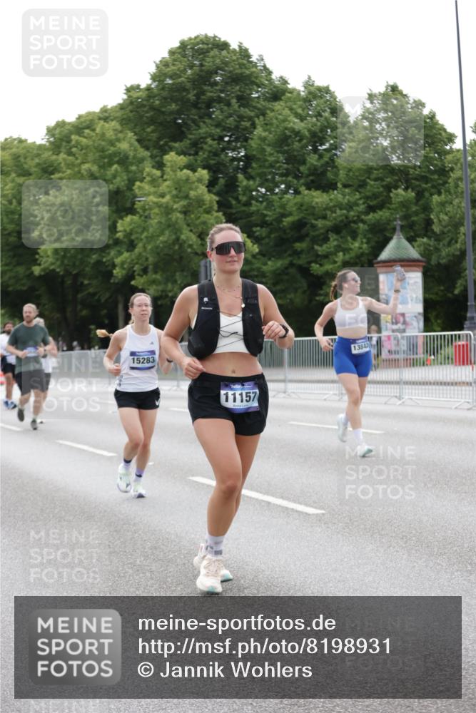 29.06.2025 - hella hamburg halbmarathon Jannik Wohlers http://msf.ph/oto/8198931 29.06.2025 10:25:05 Lombardsbrücke 1093, 1627, 2278, 5028, 6869, 9811, 10845, 10846, 11157, 11662, 13510, 13842, 15016, 15119, 15283, 16421, 16422 meine-sportfotos.de