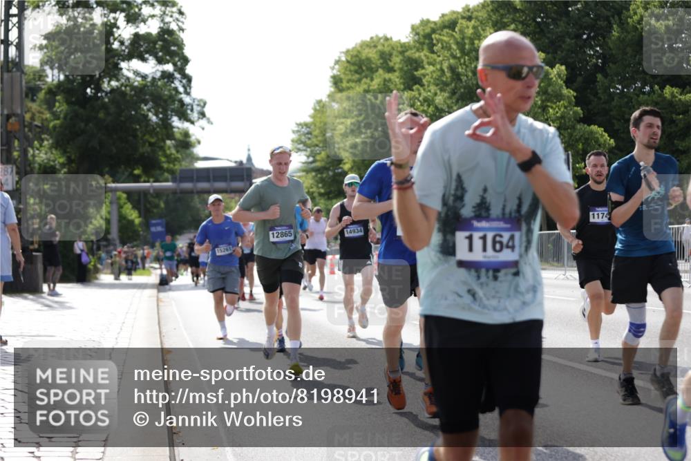 29.06.2025 - hella hamburg halbmarathon Jannik Wohlers http://msf.ph/oto/8198941 29.06.2025 09:47:29 Lombardsbrücke 1164, 1562, 2196, 2296, 4602, 5092, 8901, 9178, 9944, 10384, 10968, 11745, 12462, 12865, 13514, 13798, 13854, 14387, 14601, 14934, 14952, 15261, 15965, 16964, 17306, 18159, 18216, 18573, 18687, 18689, 18841 meine-sportfotos.de