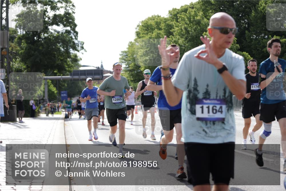 29.06.2025 - hella hamburg halbmarathon Jannik Wohlers http://msf.ph/oto/8198956 29.06.2025 09:47:29 Lombardsbrücke 1164, 1562, 2196, 2296, 4602, 5092, 8901, 9178, 9944, 10384, 10968, 11745, 12462, 12865, 13514, 13798, 13854, 14387, 14601, 14934, 14952, 15261, 15965, 16964, 17306, 18159, 18216, 18573, 18687, 18689, 18841 meine-sportfotos.de