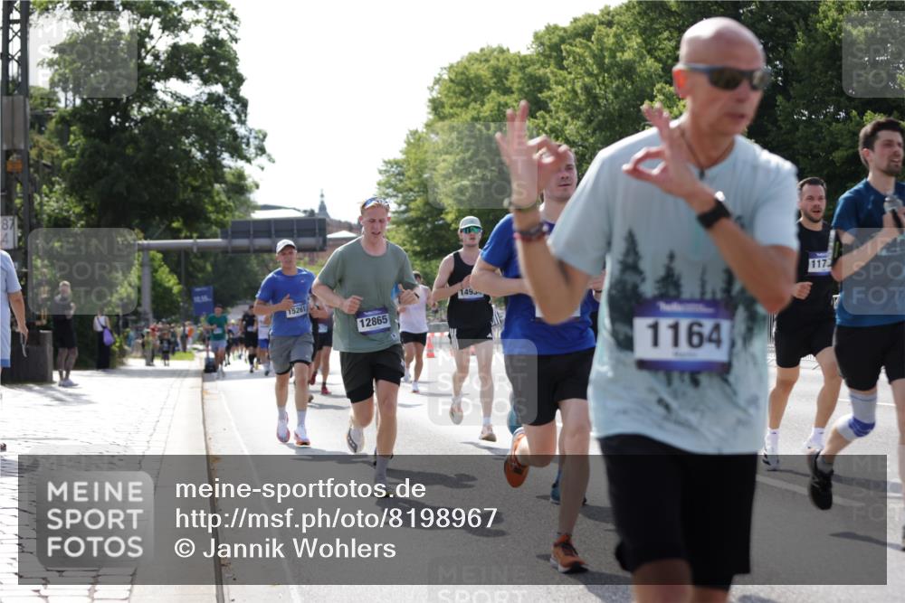 29.06.2025 - hella hamburg halbmarathon Jannik Wohlers http://msf.ph/oto/8198967 29.06.2025 09:47:29 Lombardsbrücke 1164, 1562, 2196, 2296, 4602, 5092, 8901, 9178, 9944, 10384, 10968, 11745, 12462, 12865, 13514, 13798, 13854, 14387, 14601, 14934, 14952, 15261, 15965, 16964, 17306, 18159, 18216, 18573, 18687, 18689, 18841 meine-sportfotos.de