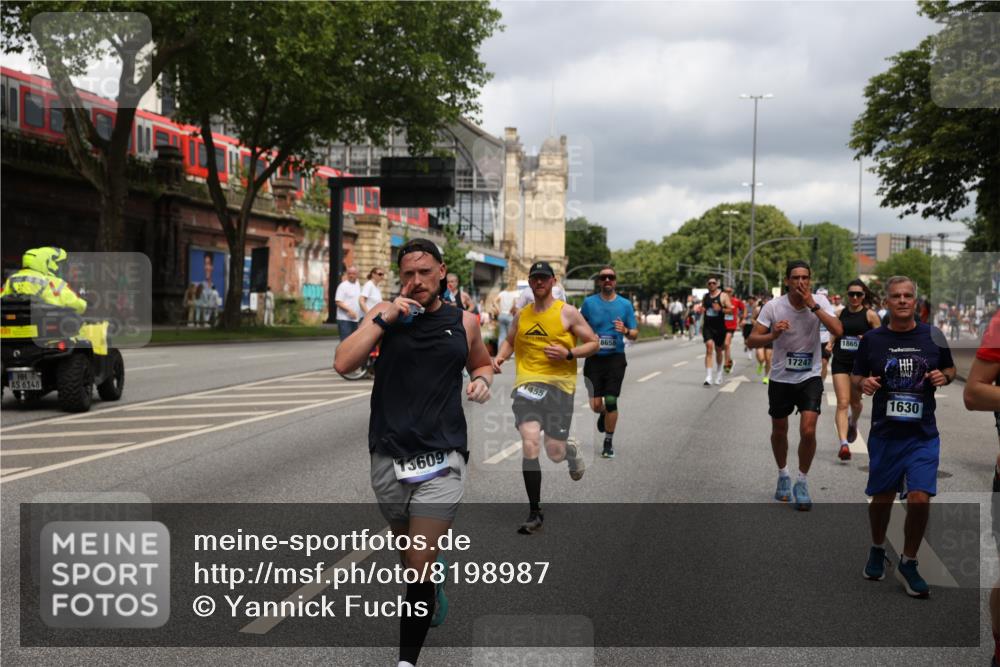 29.06.2025 - hella hamburg halbmarathon Yannick Fuchs http://msf.ph/oto/8198987 29.06.2025 10:44:37 20KM 1119, 1399, 1466, 1507, 1630, 1750, 1817, 2207, 3654, 4127, 4346, 5115, 6027, 6662, 6712, 6795, 7052, 7176, 7397, 7583, 7930, 7932, 8313, 8572, 8657, 8704, 9057, 10371, 10750, 11356, 11455, 11607, 12235, 12527, 12624, 13008, 13609, 13687, 13701, 13812, 13875, 14034, 14257, 14626, 15362, 15395, 15803, 15950, 16242, 16716, 16806, 17179, 17221, 17247, 17384, 18066, 18370, 18394, 18657, 18658, 18811 meine-sportfotos.de