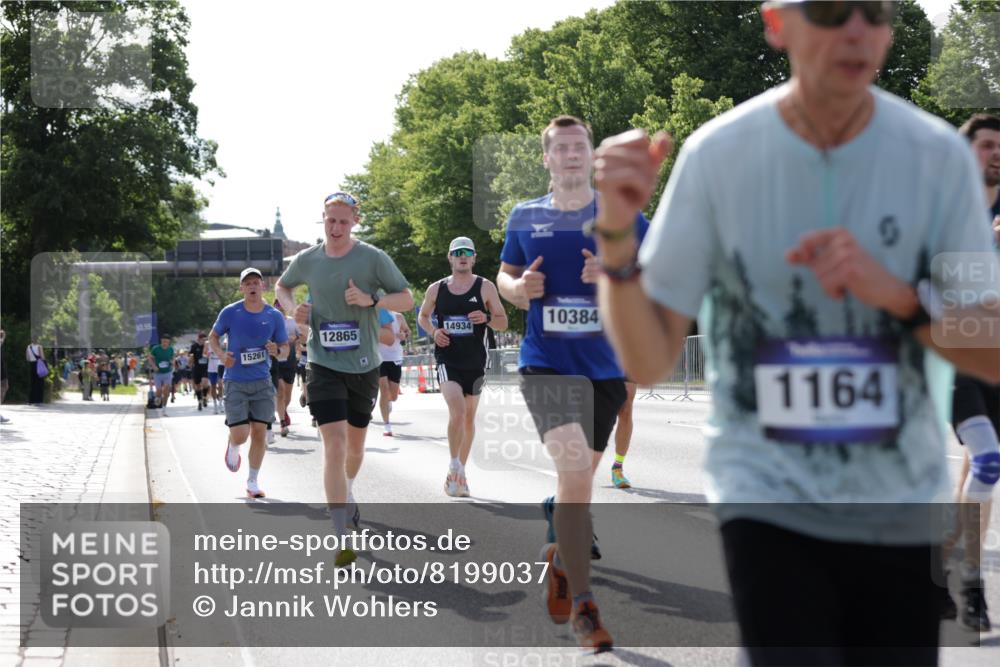 29.06.2025 - hella hamburg halbmarathon Jannik Wohlers http://msf.ph/oto/8199037 29.06.2025 09:47:30 Lombardsbrücke 1164, 1562, 2196, 2296, 4602, 5092, 8362, 8901, 9178, 9944, 10384, 10900, 10968, 11745, 12462, 12865, 13514, 13798, 13854, 14387, 14601, 14934, 14952, 15261, 15415, 15965, 16964, 17306, 18159, 18216, 18573, 18687, 18689, 18841 meine-sportfotos.de