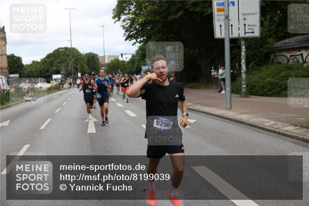 29.06.2025 - hella hamburg halbmarathon Yannick Fuchs http://msf.ph/oto/8199039 29.06.2025 10:31:48 20KM 1411, 2196, 2767, 4860, 4865, 5003, 5092, 5307, 5315, 6123, 6458, 6529, 7310, 7482, 8362, 9178, 9296, 9914, 10451, 10680, 10738, 11833, 13141, 13854, 13972, 14387, 14459, 14691, 14934, 15178, 15261, 15410, 15939, 16523, 16992, 17024, 17125, 17137, 17306, 17658, 17723, 18062, 18159, 18384, 18824 meine-sportfotos.de