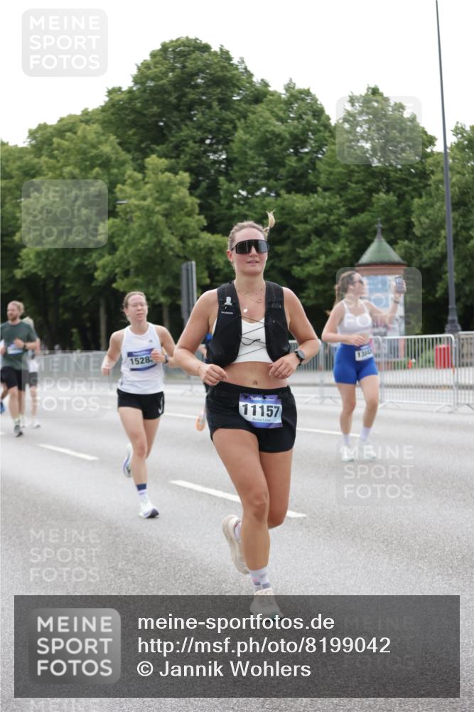 29.06.2025 - hella hamburg halbmarathon Jannik Wohlers http://msf.ph/oto/8199042 29.06.2025 10:25:05 Lombardsbrücke 1093, 1627, 2278, 5028, 6869, 9811, 10845, 10846, 11157, 11662, 13510, 13842, 15016, 15119, 15283, 16421, 16422 meine-sportfotos.de