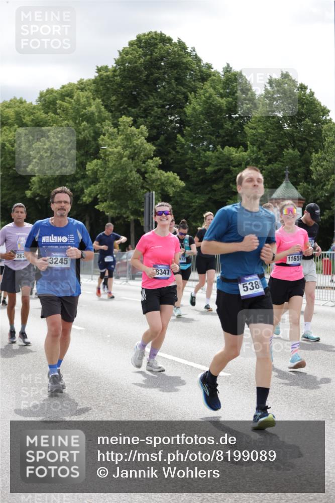 29.06.2025 - hella hamburg halbmarathon Jannik Wohlers http://msf.ph/oto/8199089 29.06.2025 11:15:18 Lombardsbrücke 2434, 2542, 3168, 3245, 3369, 3370, 3452, 3903, 3904, 4405, 5389, 6274, 7181, 7182, 8111, 8347, 8468, 8775, 8820, 9427, 9533, 10607, 10767, 10954, 10955, 10976, 11004, 11071, 11658, 11901, 12038, 12542, 12626, 13150, 13280, 14103, 16351, 16362, 16932, 17011, 17124, 17738, 17755, 17759, 18360, 18363, 18711, 18847 meine-sportfotos.de