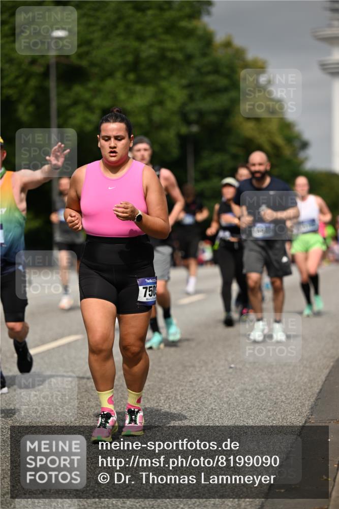 29.06.2025 - hella hamburg halbmarathon Dr. Thomas Lammeyer http://msf.ph/oto/8199090 29.06.2025 10:11:35 Kennedybrücke 1893, 1993, 2136, 3929, 4262, 5242, 5287, 5807, 5845, 5926, 6196, 6517, 6518, 6707, 6713, 6715, 6833, 7503, 7760, 8585, 9967, 10283, 10700, 10703, 11114 meine-sportfotos.de