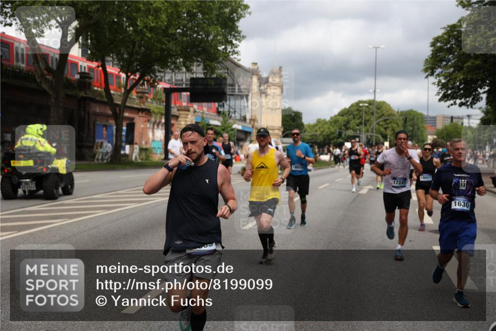 29.06.2025 - hella hamburg halbmarathon Yannick Fuchs http://msf.ph/oto/8199099 29.06.2025 10:44:37 20KM 1119, 1399, 1466, 1507, 1630, 1750, 1817, 2207, 3654, 4127, 4346, 5115, 6027, 6662, 6712, 6795, 7052, 7176, 7397, 7583, 7930, 7932, 8313, 8572, 8657, 8704, 9057, 10371, 10750, 11356, 11455, 11607, 12235, 12527, 12624, 13008, 13609, 13687, 13701, 13812, 13875, 14034, 14257, 14626, 15362, 15395, 15803, 15950, 16242, 16716, 16806, 17179, 17221, 17247, 17384, 18066, 18370, 18394, 18657, 18658, 18811 meine-sportfotos.de