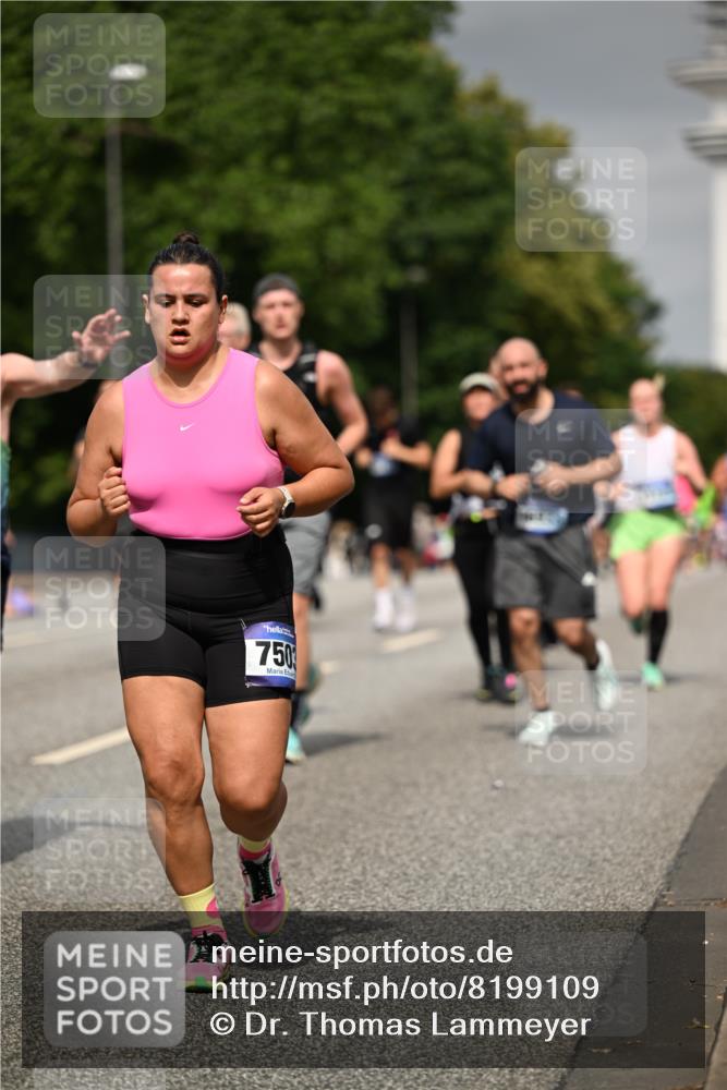 29.06.2025 - hella hamburg halbmarathon Dr. Thomas Lammeyer http://msf.ph/oto/8199109 29.06.2025 10:11:35 Kennedybrücke 1893, 1993, 2136, 3929, 4262, 5242, 5287, 5807, 5845, 5926, 6196, 6517, 6518, 6707, 6713, 6715, 6833, 7503, 7760, 8585, 9967, 10283, 10700, 10703, 11114 meine-sportfotos.de