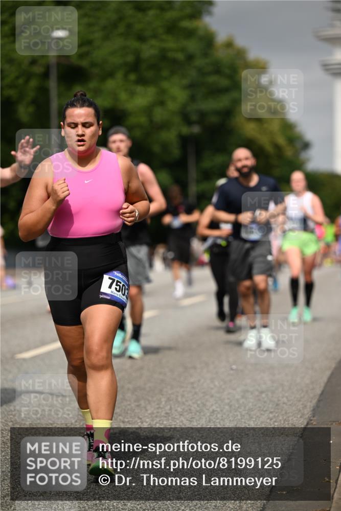 29.06.2025 - hella hamburg halbmarathon Dr. Thomas Lammeyer http://msf.ph/oto/8199125 29.06.2025 10:11:35 Kennedybrücke 1893, 1993, 2136, 3929, 4262, 5242, 5287, 5807, 5845, 5926, 6196, 6517, 6518, 6707, 6713, 6715, 6833, 7503, 7760, 8585, 9967, 10283, 10700, 10703, 11114 meine-sportfotos.de