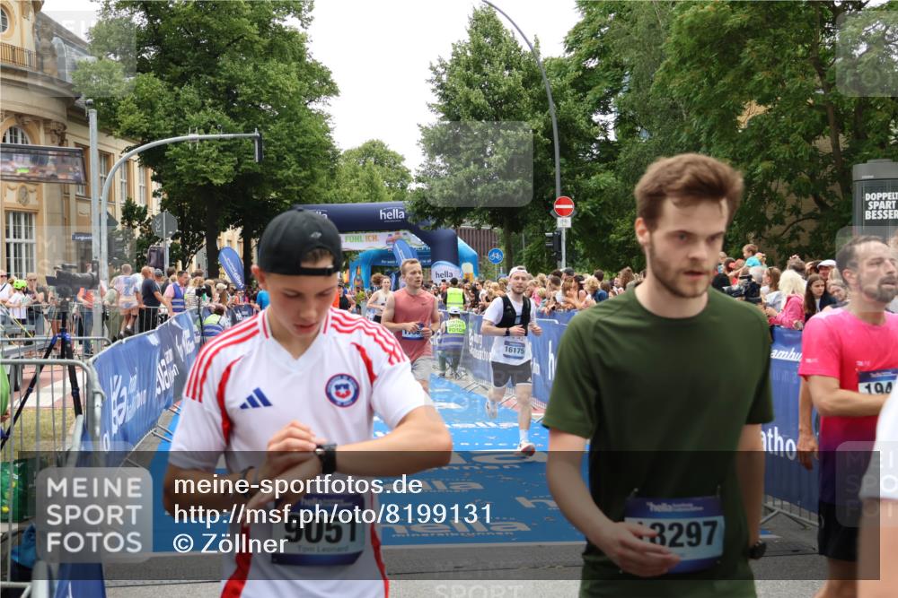 29.06.2025 - hella hamburg halbmarathon Zöllner http://msf.ph/oto/8199131 29.06.2025 10:46:49 Ziel 3976, 6630, 11858, 13940, 14541, 15900, 16175, 17353, 17492, 17669, 17743, 17865, 19128 meine-sportfotos.de