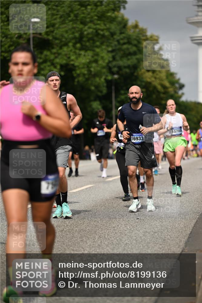 29.06.2025 - hella hamburg halbmarathon Dr. Thomas Lammeyer http://msf.ph/oto/8199136 29.06.2025 10:11:36 Kennedybrücke 1893, 1993, 2136, 3929, 4262, 5242, 5287, 5807, 5845, 5926, 6196, 6517, 6518, 6707, 6713, 6715, 6833, 7503, 7760, 8585, 9967, 10283, 10700, 10703, 11114 meine-sportfotos.de