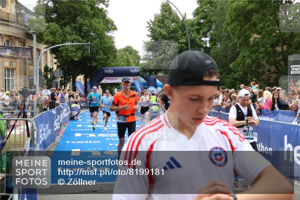 29.06.2025 - hella hamburg halbmarathon Zöllner http://msf.ph/oto/8199181 29.06.2025 10:46:50 Ziel 3976, 6630, 11858, 13940, 14541, 15900, 16175, 17353, 17492, 17669, 17743, 17865, 17892, 19128 meine-sportfotos.de