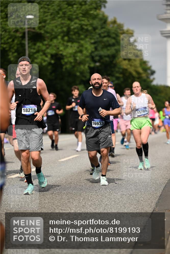 29.06.2025 - hella hamburg halbmarathon Dr. Thomas Lammeyer http://msf.ph/oto/8199193 29.06.2025 10:11:36 Kennedybrücke 1893, 1993, 2136, 3929, 4262, 5242, 5287, 5807, 5845, 5926, 6196, 6517, 6518, 6707, 6713, 6715, 6833, 7503, 7760, 8585, 9967, 10283, 10700, 10703, 11114 meine-sportfotos.de