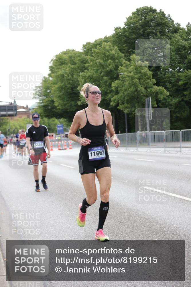 29.06.2025 - hella hamburg halbmarathon Jannik Wohlers http://msf.ph/oto/8199215 29.06.2025 10:25:07 Lombardsbrücke 1093, 2278, 3343, 5028, 6869, 9811, 10845, 10846, 11157, 11662, 13510, 13653, 13842, 14936, 15016, 15119, 15283, 16421, 16422 meine-sportfotos.de