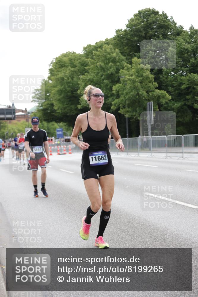 29.06.2025 - hella hamburg halbmarathon Jannik Wohlers http://msf.ph/oto/8199265 29.06.2025 10:25:07 Lombardsbrücke 1093, 2278, 3343, 5028, 6869, 9811, 10845, 10846, 11157, 11662, 13510, 13653, 13842, 14936, 15016, 15119, 15283, 16421, 16422 meine-sportfotos.de