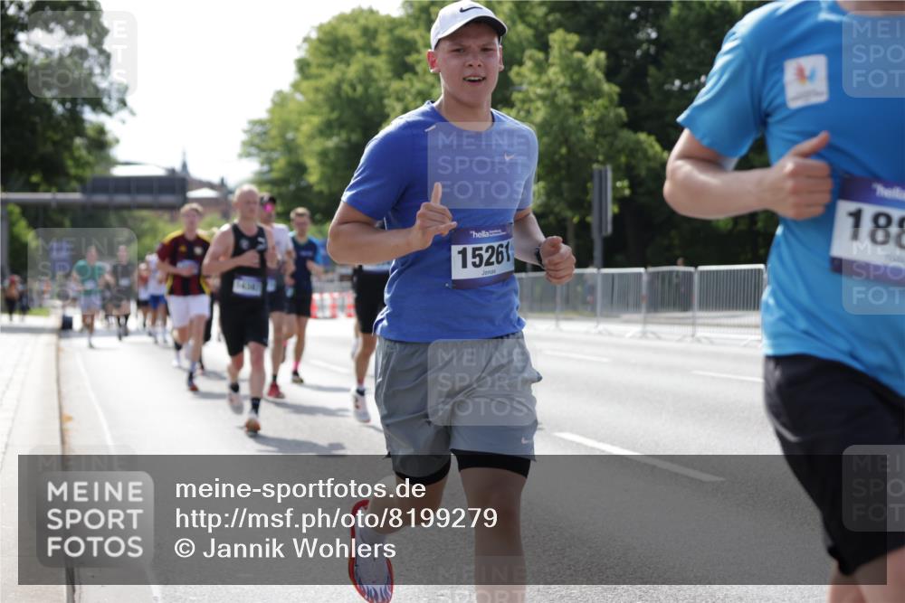 29.06.2025 - hella hamburg halbmarathon Jannik Wohlers http://msf.ph/oto/8199279 29.06.2025 09:47:32 Lombardsbrücke 1164, 1562, 2196, 2296, 4602, 5092, 6990, 8362, 8901, 9178, 9944, 10384, 10900, 10968, 11745, 12290, 12462, 12865, 13514, 13798, 13854, 14387, 14601, 14934, 14952, 15261, 15415, 15965, 16964, 17306, 18159, 18216, 18573, 18687, 18689, 18841 meine-sportfotos.de