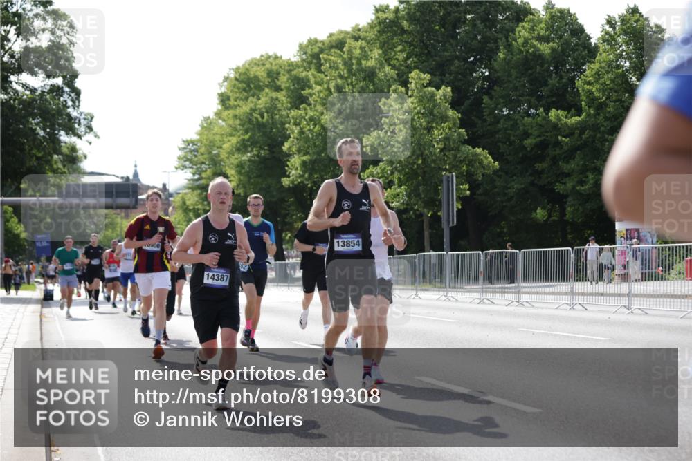 29.06.2025 - hella hamburg halbmarathon Jannik Wohlers http://msf.ph/oto/8199308 29.06.2025 09:47:33 Lombardsbrücke 1164, 1562, 2196, 2296, 2714, 4602, 5092, 6990, 8362, 8901, 9178, 9944, 10384, 10900, 10968, 11745, 12290, 12462, 12865, 13514, 13798, 13854, 14387, 14601, 14934, 14952, 15015, 15261, 15415, 15701, 15965, 16158, 16964, 17024, 17306, 18159, 18216, 18573, 18584, 18687, 18841 meine-sportfotos.de