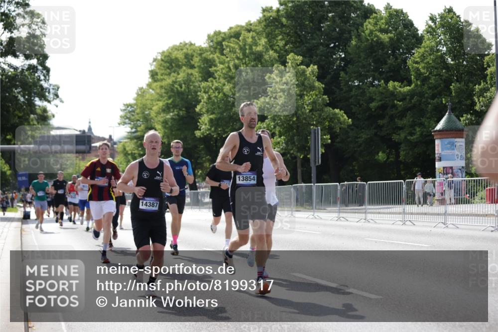 29.06.2025 - hella hamburg halbmarathon Jannik Wohlers http://msf.ph/oto/8199317 29.06.2025 09:47:33 Lombardsbrücke 1164, 1562, 2196, 2296, 2714, 4602, 5092, 6990, 8362, 8901, 9178, 9944, 10384, 10900, 10968, 11745, 12290, 12462, 12865, 13514, 13798, 13854, 14387, 14601, 14934, 14952, 15015, 15261, 15415, 15701, 15965, 16158, 16964, 17024, 17306, 18159, 18216, 18573, 18584, 18687, 18841 meine-sportfotos.de