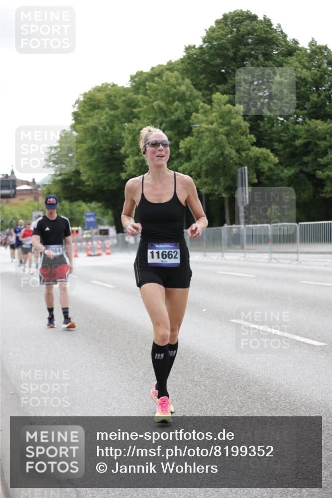 29.06.2025 - hella hamburg halbmarathon Jannik Wohlers http://msf.ph/oto/8199352 29.06.2025 10:25:07 Lombardsbrücke 1093, 2278, 3343, 5028, 6869, 9811, 10845, 10846, 11157, 11662, 13510, 13653, 13842, 14936, 15016, 15119, 15283, 16421, 16422 meine-sportfotos.de