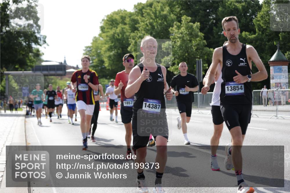 29.06.2025 - hella hamburg halbmarathon Jannik Wohlers http://msf.ph/oto/8199373 29.06.2025 09:47:34 Lombardsbrücke 1164, 1562, 2196, 2296, 2714, 4602, 5092, 6990, 8362, 8901, 9178, 9944, 10384, 10900, 10968, 11202, 11227, 11745, 12290, 12462, 12865, 13514, 13798, 13854, 14387, 14601, 14934, 14952, 15015, 15261, 15415, 15701, 15965, 16158, 16964, 17024, 17306, 18159, 18216, 18573, 18584, 18687, 18841 meine-sportfotos.de