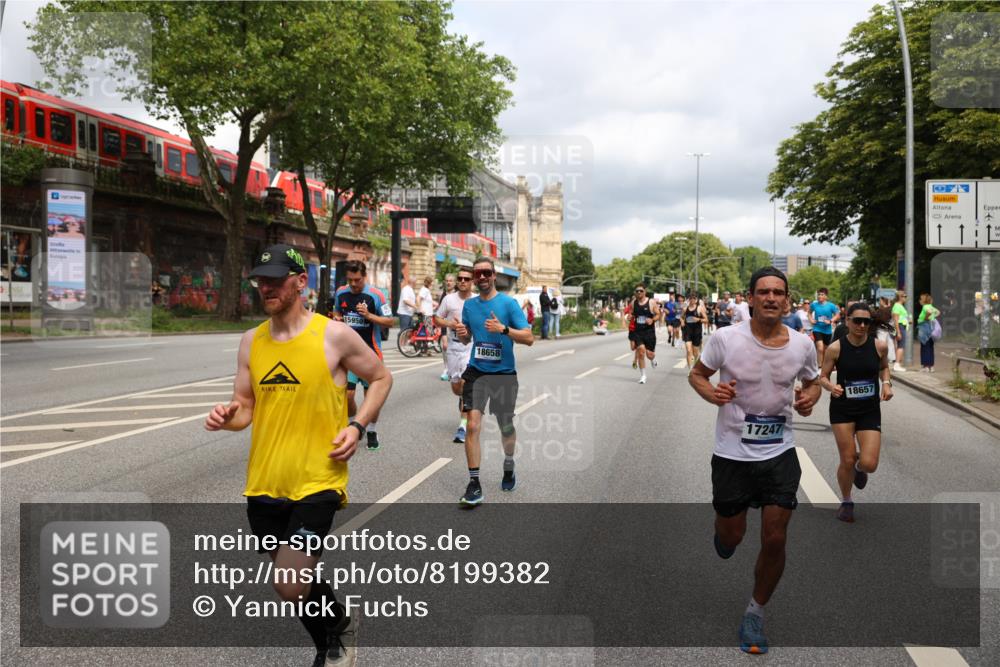 29.06.2025 - hella hamburg halbmarathon Yannick Fuchs http://msf.ph/oto/8199382 29.06.2025 10:44:38 20KM 1119, 1399, 1466, 1507, 1630, 1750, 1817, 2207, 3654, 4127, 4346, 5115, 6027, 6662, 6712, 6795, 7052, 7176, 7397, 7583, 7930, 7932, 8313, 8572, 8657, 8704, 8819, 9057, 10371, 10750, 11356, 11455, 11607, 12527, 12624, 13008, 13609, 13687, 13701, 13812, 13875, 14034, 14257, 14626, 15362, 15395, 15803, 15950, 16242, 16716, 16806, 17179, 17221, 17247, 17384, 18066, 18370, 18394, 18657, 18658, 18811 meine-sportfotos.de
