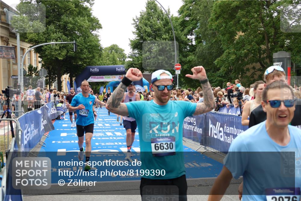 29.06.2025 - hella hamburg halbmarathon Zöllner http://msf.ph/oto/8199390 29.06.2025 10:46:54 Ziel 4091, 11858, 13940, 14385, 14541, 15900, 17172, 17353, 17492, 17669, 17892, 19105 meine-sportfotos.de