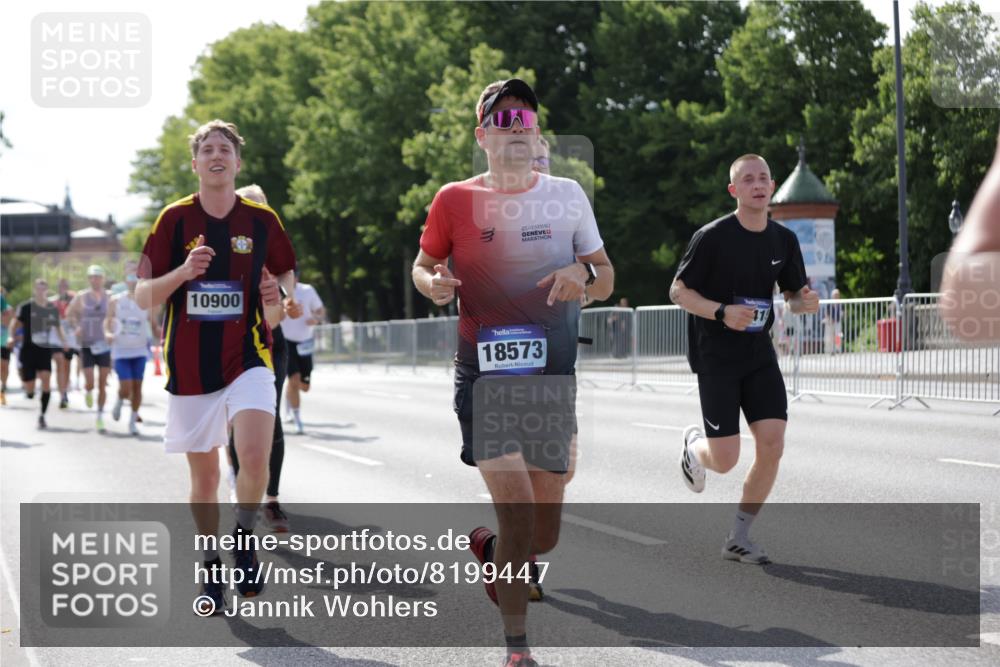 29.06.2025 - hella hamburg halbmarathon Jannik Wohlers http://msf.ph/oto/8199447 29.06.2025 09:47:36 Lombardsbrücke 1164, 1562, 2196, 2296, 2714, 4602, 5091, 5092, 5315, 6684, 6990, 8362, 9178, 9944, 10384, 10900, 11202, 11227, 11745, 12290, 12462, 12865, 13514, 13798, 13854, 14387, 14601, 14934, 14952, 15015, 15261, 15415, 15701, 15965, 16158, 16964, 17024, 17306, 18159, 18216, 18573, 18584, 18687, 18841 meine-sportfotos.de