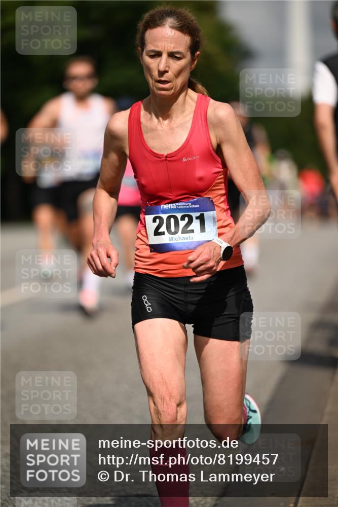 29.06.2025 - hella hamburg halbmarathon Dr. Thomas Lammeyer http://msf.ph/oto/8199457 29.06.2025 09:48:03 Kennedybrücke 2021, 2879, 3201, 3845, 4678, 5367, 6619, 8473, 8731, 10156, 10848 meine-sportfotos.de