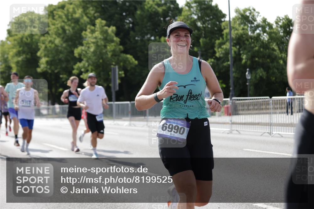 29.06.2025 - hella hamburg halbmarathon Jannik Wohlers http://msf.ph/oto/8199525 29.06.2025 09:47:38 Lombardsbrücke 1164, 1385, 1562, 1743, 2714, 4602, 5091, 5092, 5315, 6684, 6990, 8362, 9178, 9944, 10384, 10900, 11202, 11227, 11620, 11745, 12290, 12865, 13798, 13854, 14387, 14934, 14952, 15015, 15261, 15415, 15701, 15965, 16158, 17024, 17306, 18159, 18216, 18573, 18584, 18841 meine-sportfotos.de