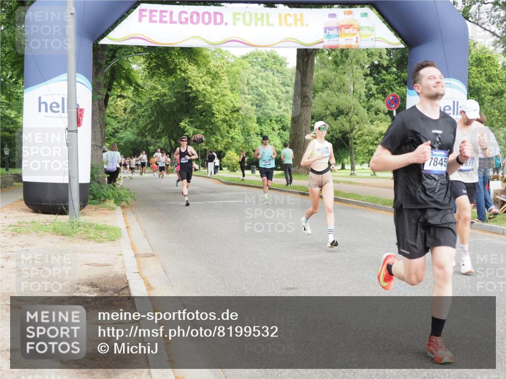 29.06.2025 - hella hamburg halbmarathon MichiJ http://msf.ph/oto/8199532 29.06.2025 10:21:19 Zwischen KM18-KM19 3955, 7845, 11877, 14450, 16065 meine-sportfotos.de