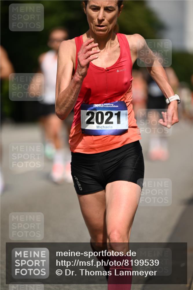 29.06.2025 - hella hamburg halbmarathon Dr. Thomas Lammeyer http://msf.ph/oto/8199539 29.06.2025 09:48:03 Kennedybrücke 2021, 2879, 3201, 3845, 4678, 5367, 6619, 8473, 8731, 10156, 10848 meine-sportfotos.de