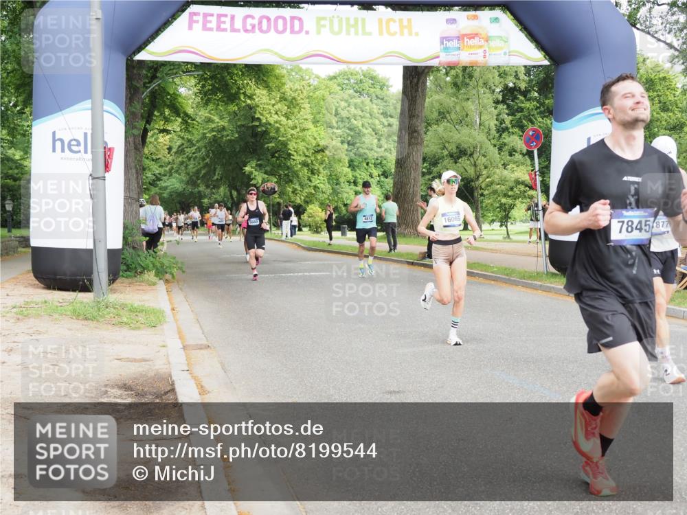 29.06.2025 - hella hamburg halbmarathon MichiJ http://msf.ph/oto/8199544 29.06.2025 10:21:19 Zwischen KM18-KM19 3955, 7845, 11877, 14450, 16065 meine-sportfotos.de