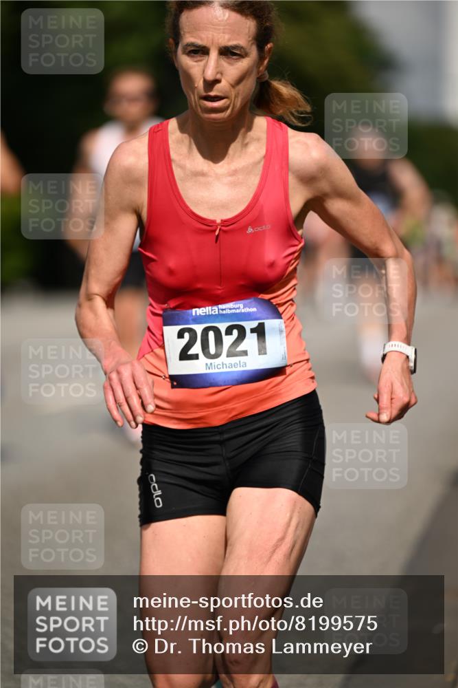 29.06.2025 - hella hamburg halbmarathon Dr. Thomas Lammeyer http://msf.ph/oto/8199575 29.06.2025 09:48:04 Kennedybrücke 2021, 2879, 3201, 3845, 4678, 5367, 6619, 8473, 8731, 10156, 10848 meine-sportfotos.de