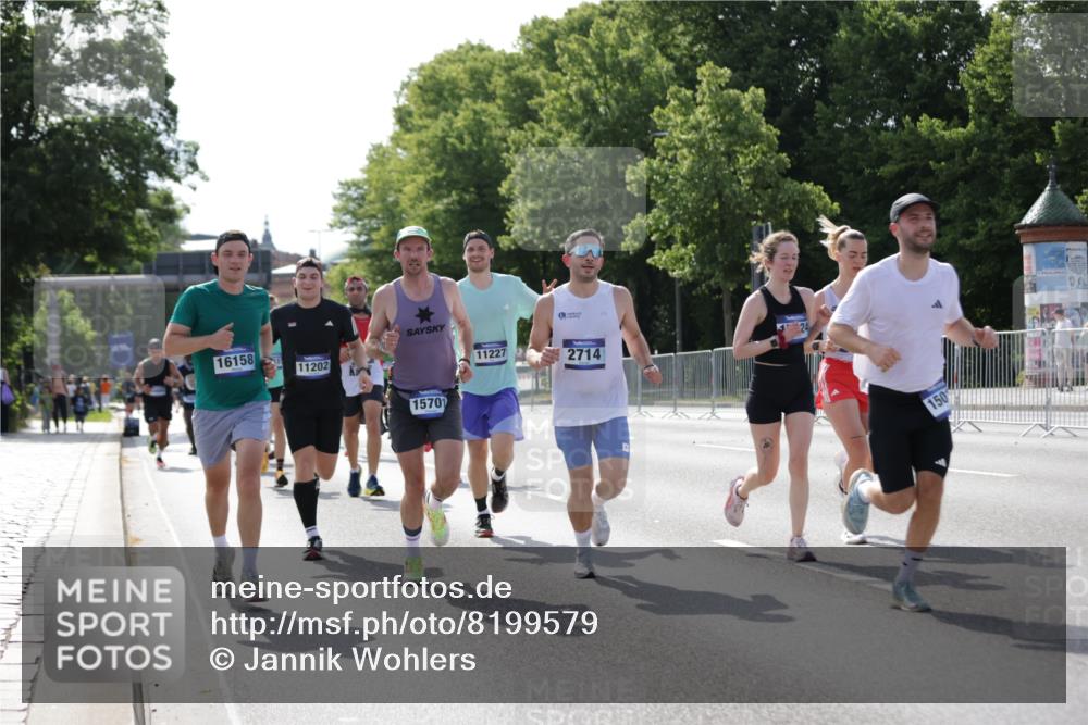 29.06.2025 - hella hamburg halbmarathon Jannik Wohlers http://msf.ph/oto/8199579 29.06.2025 09:47:39 Lombardsbrücke 1164, 1385, 1562, 1743, 2714, 3959, 4602, 5091, 5092, 5315, 6684, 6990, 8362, 9178, 9944, 10384, 10900, 11202, 11227, 11620, 11745, 12290, 12865, 13798, 13854, 14387, 14908, 14934, 14952, 15015, 15261, 15415, 15701, 15965, 16158, 17024, 17306, 18159, 18216, 18573, 18584, 18841 meine-sportfotos.de