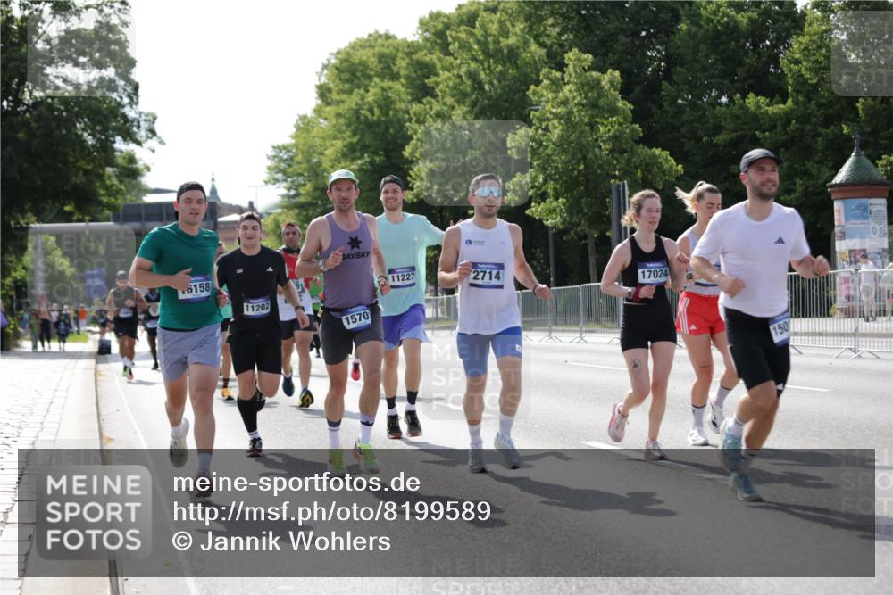 29.06.2025 - hella hamburg halbmarathon Jannik Wohlers http://msf.ph/oto/8199589 29.06.2025 09:47:39 Lombardsbrücke 1164, 1385, 1562, 1743, 2714, 3959, 4602, 5091, 5092, 5315, 6684, 6990, 8362, 9178, 9944, 10384, 10900, 11202, 11227, 11620, 11745, 12290, 12865, 13798, 13854, 14387, 14908, 14934, 14952, 15015, 15261, 15415, 15701, 15965, 16158, 17024, 17306, 18159, 18216, 18573, 18584, 18841 meine-sportfotos.de