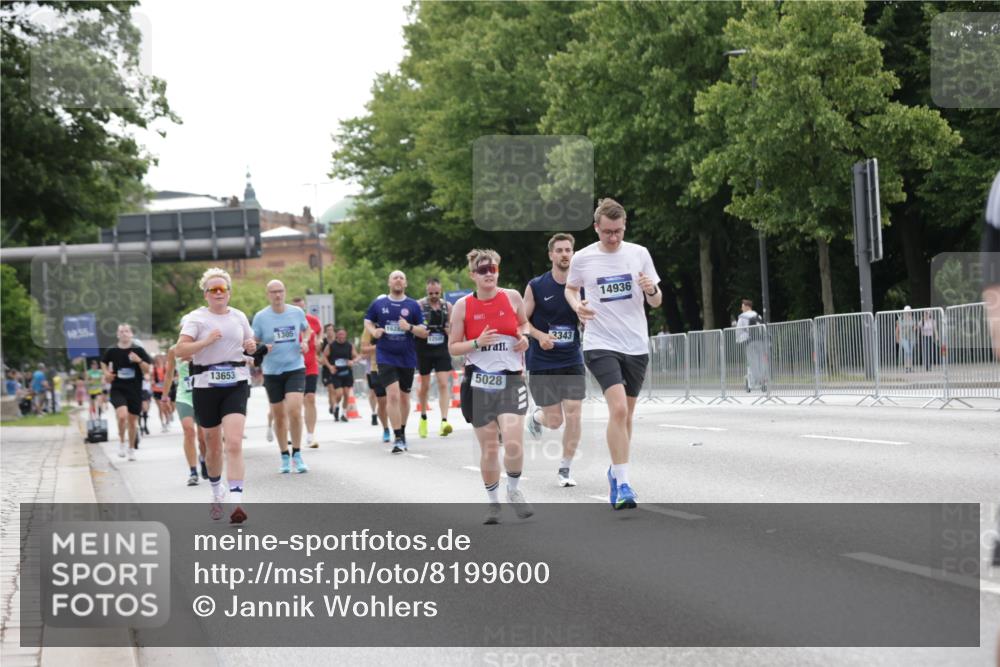 29.06.2025 - hella hamburg halbmarathon Jannik Wohlers http://msf.ph/oto/8199600 29.06.2025 10:25:13 Lombardsbrücke 1093, 1305, 1481, 3343, 3765, 4378, 5028, 8881, 9811, 10845, 10846, 11157, 11662, 12505, 13653, 13842, 14936, 15283, 16289, 16354, 16381, 16927 meine-sportfotos.de