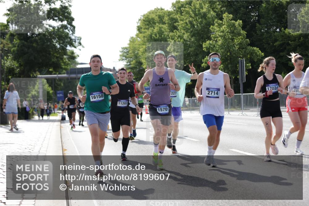 29.06.2025 - hella hamburg halbmarathon Jannik Wohlers http://msf.ph/oto/8199607 29.06.2025 09:47:39 Lombardsbrücke 1164, 1385, 1562, 1743, 2714, 3959, 4602, 5091, 5092, 5315, 6684, 6990, 8362, 9178, 9944, 10384, 10900, 11202, 11227, 11620, 11745, 12290, 12865, 13798, 13854, 14387, 14908, 14934, 14952, 15015, 15261, 15415, 15701, 15965, 16158, 17024, 17306, 18159, 18216, 18573, 18584, 18841 meine-sportfotos.de