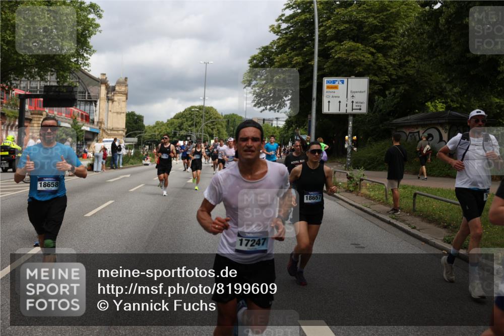 29.06.2025 - hella hamburg halbmarathon Yannick Fuchs http://msf.ph/oto/8199609 29.06.2025 10:44:39 20KM 1119, 1399, 1461, 1466, 1507, 1630, 1750, 1817, 2207, 3654, 4127, 4346, 5115, 6027, 6662, 6712, 6795, 7052, 7176, 7397, 7583, 7930, 7932, 8313, 8572, 8657, 8704, 8819, 9057, 10371, 10750, 11356, 11455, 11607, 12527, 12624, 13008, 13609, 13687, 13701, 13812, 13875, 14034, 14257, 14626, 15362, 15395, 15803, 15950, 16716, 16806, 17179, 17221, 17247, 17384, 18066, 18370, 18394, 18657, 18658, 18811 meine-sportfotos.de
