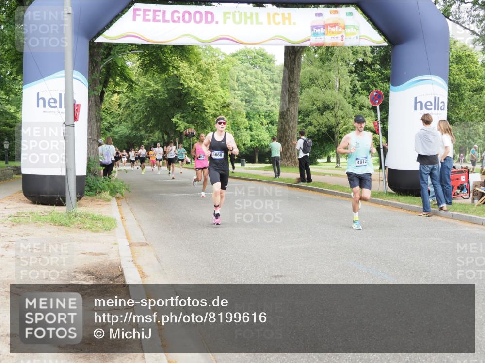 29.06.2025 - hella hamburg halbmarathon MichiJ http://msf.ph/oto/8199616 29.06.2025 10:21:21 Zwischen KM18-KM19 3955, 4812, 7845, 11877, 14450, 16065 meine-sportfotos.de